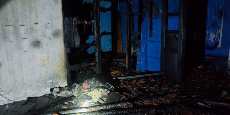 Ditinggal Nonton Karnaval, Rumah Warga Pungangan Batang Ludes Terbakar