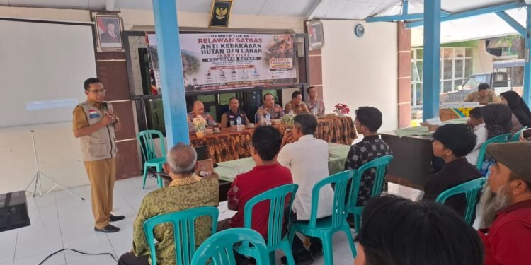 Tingkatkan Kesiapsiagaan Musim Kemarau, Polsek Batang Bentuk dan Latih Relawan Satgas Anti Karhutla
