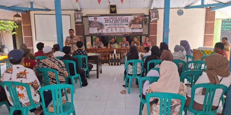 Tingkatkan Kesiapsiagaan Musim Kemarau, Polsek Batang Bentuk dan Latih Relawan Satgas Anti Karhutla