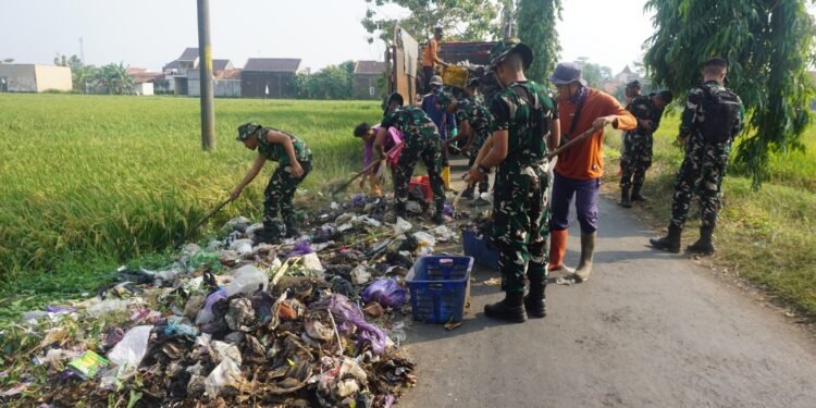 Kodim Batang Gelar Karya Bakti, Dalam Rangka HUT Ke-81 RI dan HUT Ke-76 Kodam IV/Diponegoro