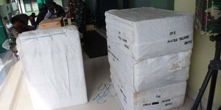 Kumpulkan Bantuan Logistik dan Obat-obatan Kodim 0736/Batang Bantu Korban Gempa NTT