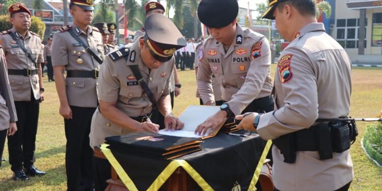 Rotasi Jabatan Strategis, Polresta Batang Gelar Sertijab Sejumlah Kasat dan Kapolsek Jajaran