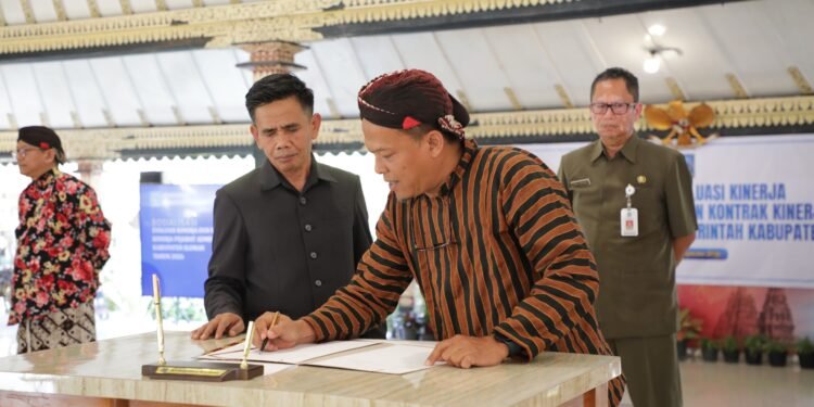 Pemkab Sleman Perkuat Kinerja Aparatur Lewat Penandatanganan Kontrak Kinerja 2026