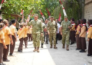 Pangdam IV/Diponegoro Tinjau Jembatan Gantung Merah Putih dan Resmikan Sumur Bor di Pati