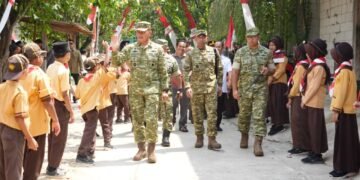 Pangdam IV/Diponegoro Tinjau Jembatan Gantung Merah Putih dan Resmikan Sumur Bor di Pati