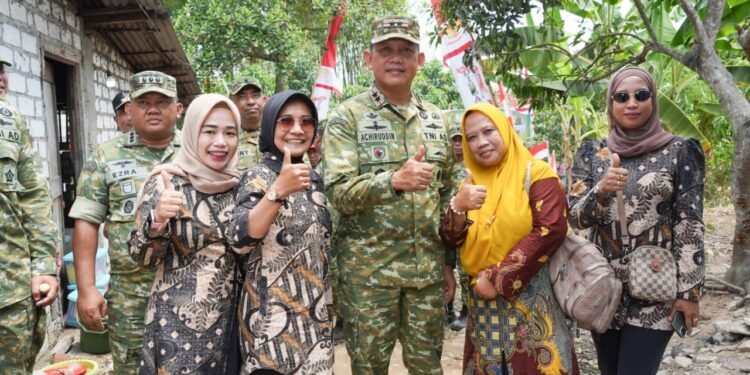Pangdam IV/Diponegoro Tinjau Jembatan Gantung Merah Putih dan Resmikan Sumur Bor di Pati
