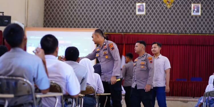 Tak Cuma Jaga Kamtibmas, Polresta Batang Kini Ajak Siswa SMA Lihai Gunakan AI Secara Bijak