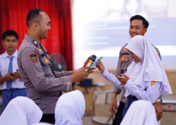 Tak Cuma Jaga Kamtibmas, Polresta Batang Kini Ajak Siswa SMA Lihai Gunakan AI Secara Bijak