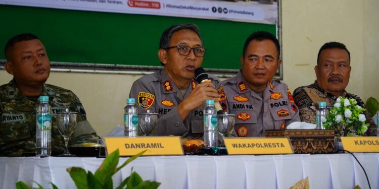 Mendengar Aspirasi Warga Limpung, Polresta Batang Gelar Jum’at Curhat Bahas Narkoba hingga Infrastruktur