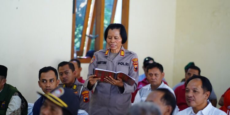 Mendengar Aspirasi Warga Limpung, Polresta Batang Gelar Jum’at Curhat Bahas Narkoba hingga Infrastruktur