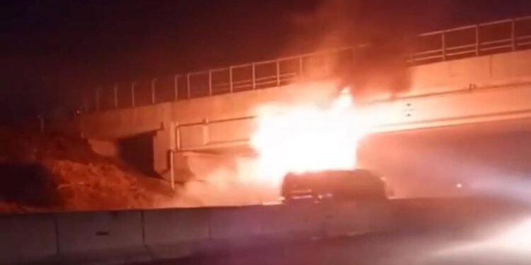 Bus PO Tunas Muda Ludes Terbakar di Tol Batang-Semarang, 15 Penumpang Selamat