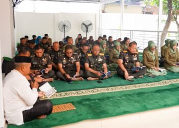 Pangdam IV/Diponegoro Ziarah ke Makam Pangeran Diponegoro di Makassar