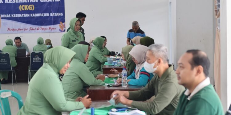 Sambut HUT TNI dan HUT Kodam IV/Diponegoro, Kodim 0736/Batang Gelar Bhakti Kesehatan