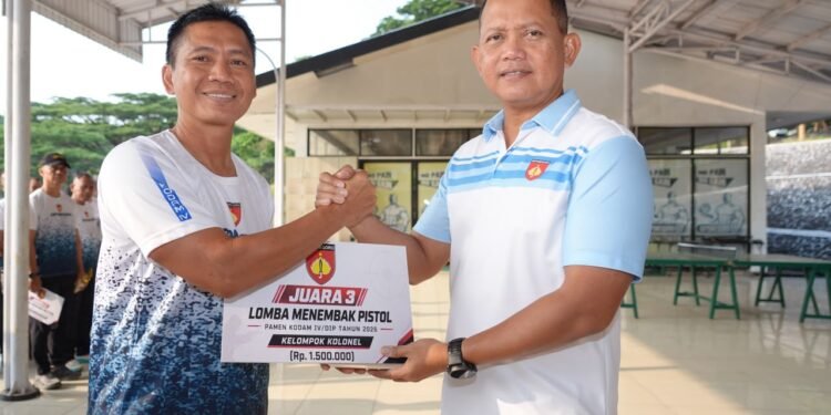 Pangdam IV/Diponegoro Apresiasi Pamen Berprestasi dalam Lomba Menembak dan Renmil