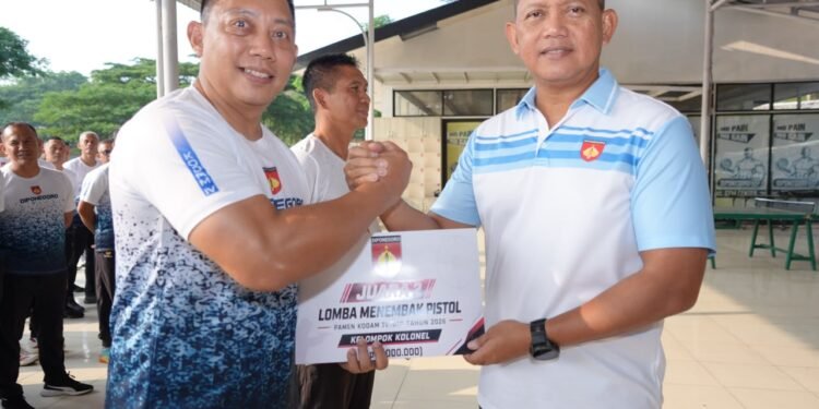 Pangdam IV/Diponegoro Apresiasi Pamen Berprestasi dalam Lomba Menembak dan Renmil