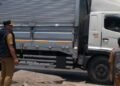 Camat Subah Beri Edukasi dan Sosialisasi Bagi Sopir Truk Parkir di Pinggir Jalan