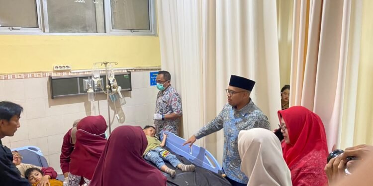 Bupati Batang Pastikan Biaya Perawatan Korban Keracunan MBG Ditanggung Pemda