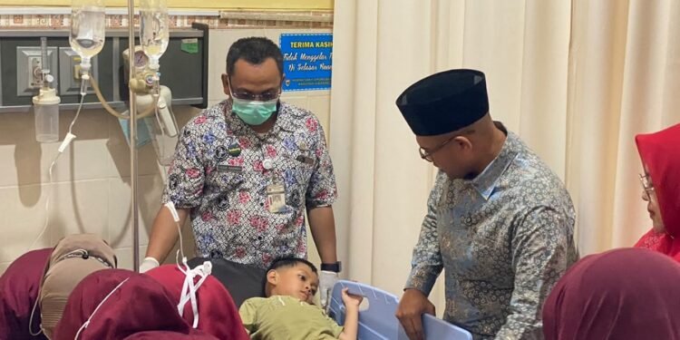 Bupati Batang Pastikan Biaya Perawatan Korban Keracunan MBG Ditanggung Pemda