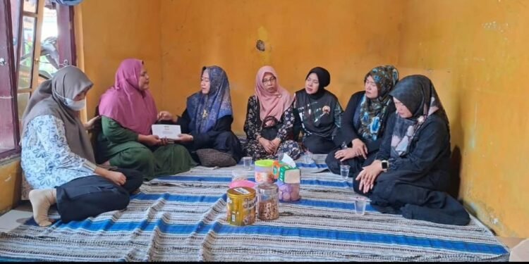 Bentuk Kepedulian, Pengurus Yayasan Kartika Jaya Hadir di Tengah Keluarga Yang Berduka
