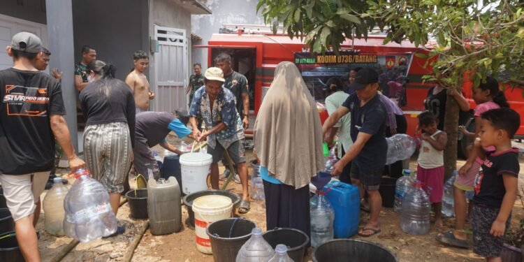 Krisis Air Bersih, Kodim Salurkan 12.000 Liter ke Desa Pesalakan