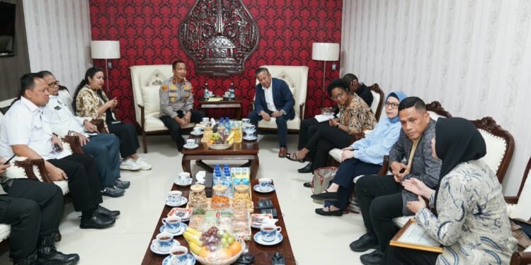 Ungkap Penipuan Siber Lintas Negara, Ditressiber Polda Jateng Terima Apresiasi FBI