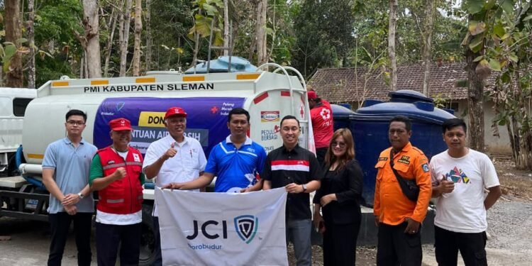 JCI BOROBUDUR Donasi Air Bersih 100.000 Liter Untuk Warga Kekeringan di Sleman